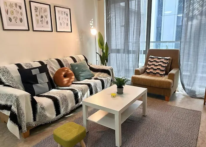 Bukit Bintang Fam Suite, 1Min To Pavilion, 6-7 Pax, 2B2R