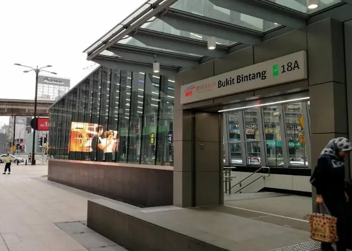 Bukit Bintang Fam Suite, 1Min To Pavilion, 6-7 Pax, 2B2R