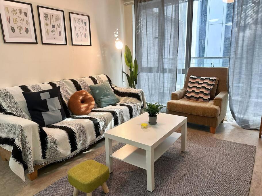 Bukit Bintang Fam Suite, 1min To Pavilion, 6-7 Pax, 2b2r Apartment
