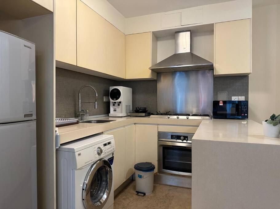 Apartment Bukit Bintang Fam Suite, 1min To Pavilion, 6-7 Pax, 2b2r *